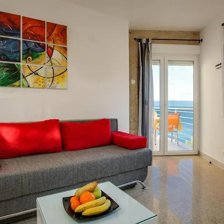 Comfy With Its Own Balcony Apartment Split