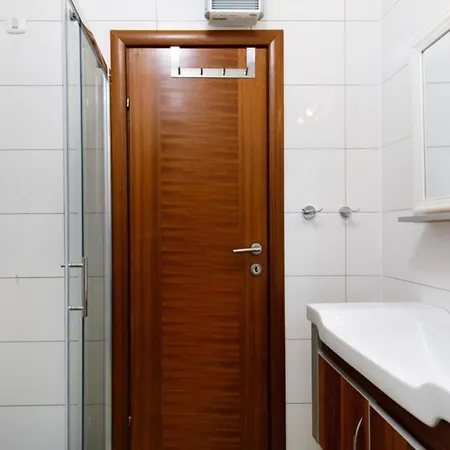 Apartment Comfy With Its Own Balcony Split