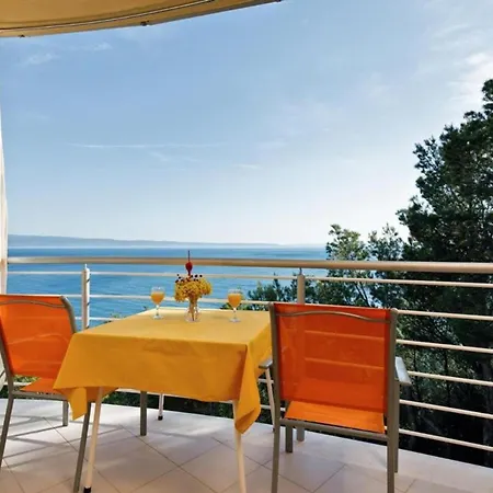 Apartment Comfy With Its Own Balcony *